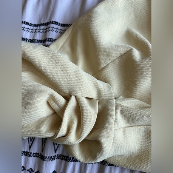 Aritzia Wilfred Coulement Open Back Jumpsuit Lemon Meringue. Size 4 - Picture 8 of 16